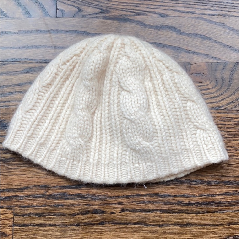 Banana Republic Cashmere Beanie -cream